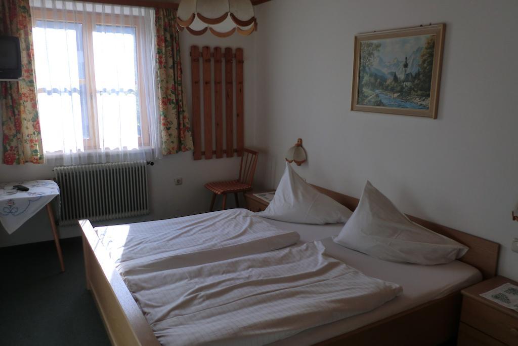 Hotel Weisses Roessl Werfen Pokój zdjęcie